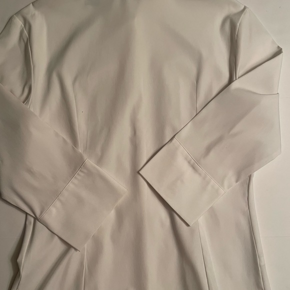 Express white bottoms down shirt size 9/10. Stretchy, 2/3 sleeves - Picture 9 of 14